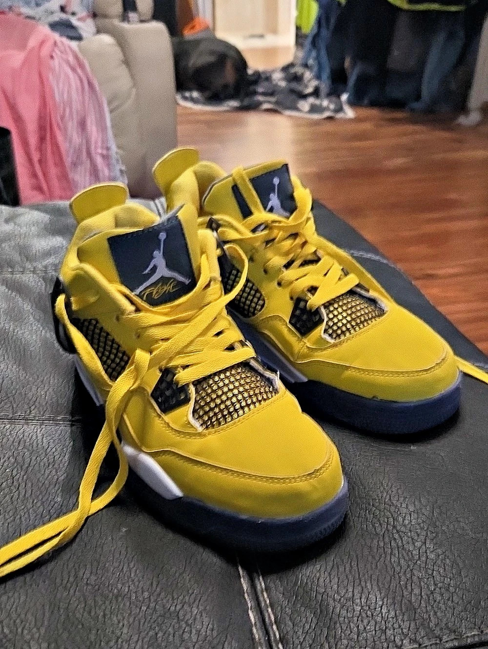 Jordan Air Jordan 4 Retro Lightning (2021) ) Yellow & Black Sneakers